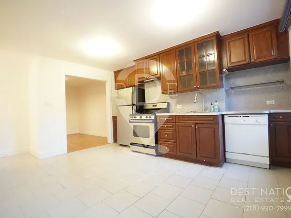 191 Kingston Avenue image 8 of 15