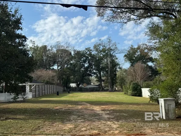 116 Pecan Ave #1, Fairhope, AL 36532