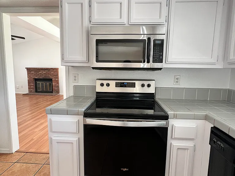 4517 Chaney Ln — Photo 7