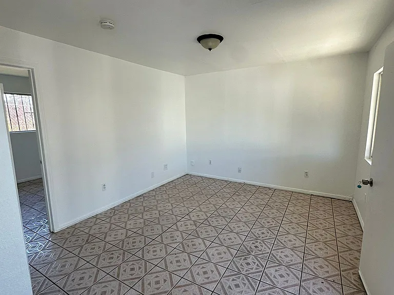 337 S 37th St #335 — Photo 5