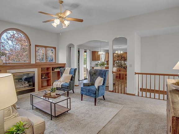 5th image of 1207 Grandview Ct