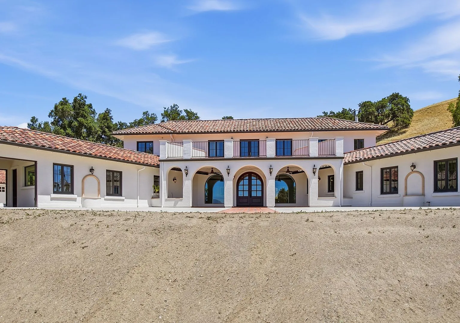 Luxury Foothills Estate | 4 Bed + Loft | 4.5 Bath | 6,200 Sq Ft | $7,600/month — Photo 3
