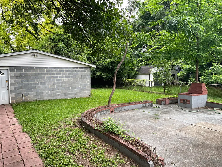1807 McDowell St — Photo 15