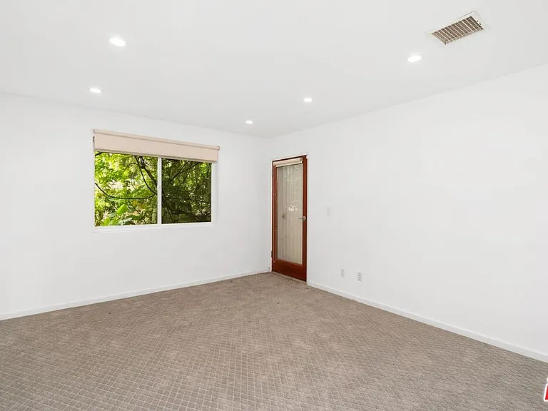 10645 Wilshire Blvd #101 — Photo 27