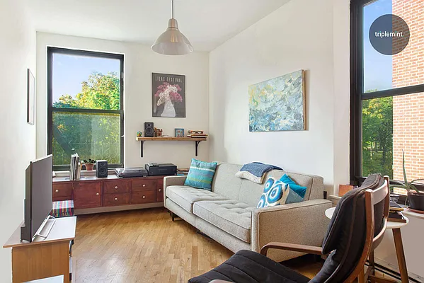 Sold by Triplemint | media 13