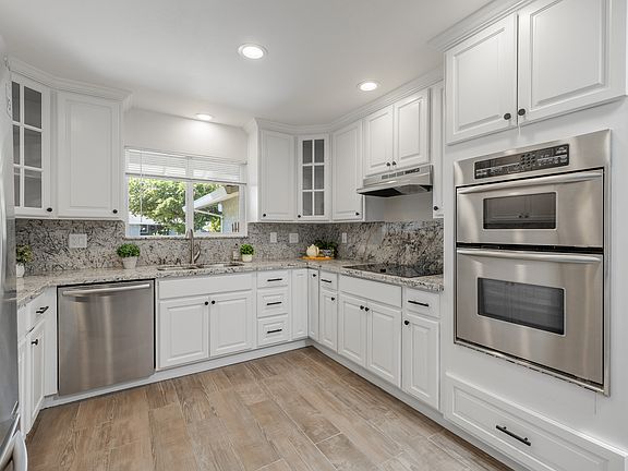 2nd image of 2449 Almaden Blvd #1