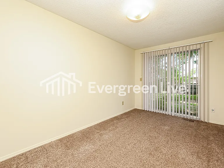 6493 Rolling Glen Dr — Photo 7