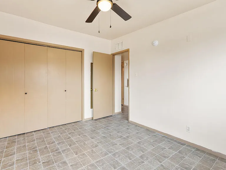 5201 Cornell Ave — Photo 10