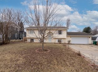 5450 NW 66th Ave, Johnston, IA 50131