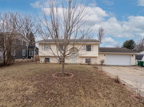 5450 NW 66th Ave, Johnston, IA 50131