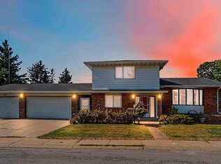 4304 79th St NW, Edmonton, AB T6K1R6