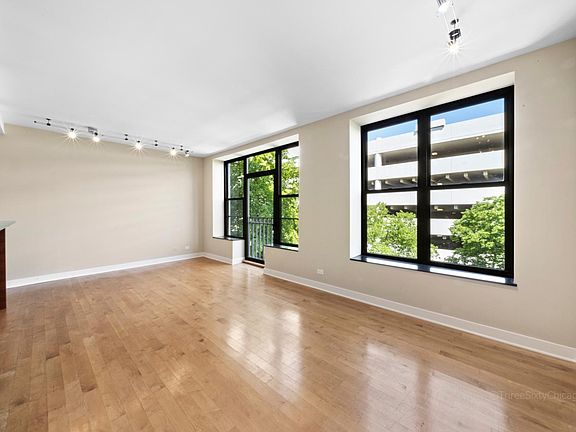 3rd image of 811 W Eastwood Ave APT 301