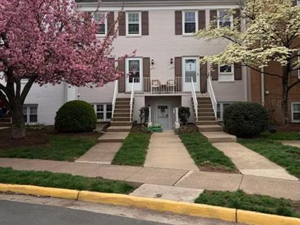 14553 Golden Oak Rd, Centreville, VA 20121