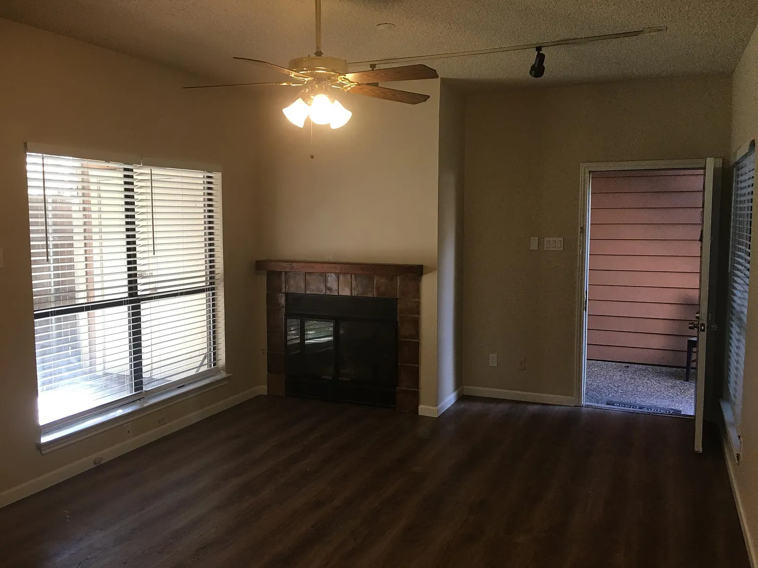 1 bed, 595 sqft, $1,249 — Photo 2