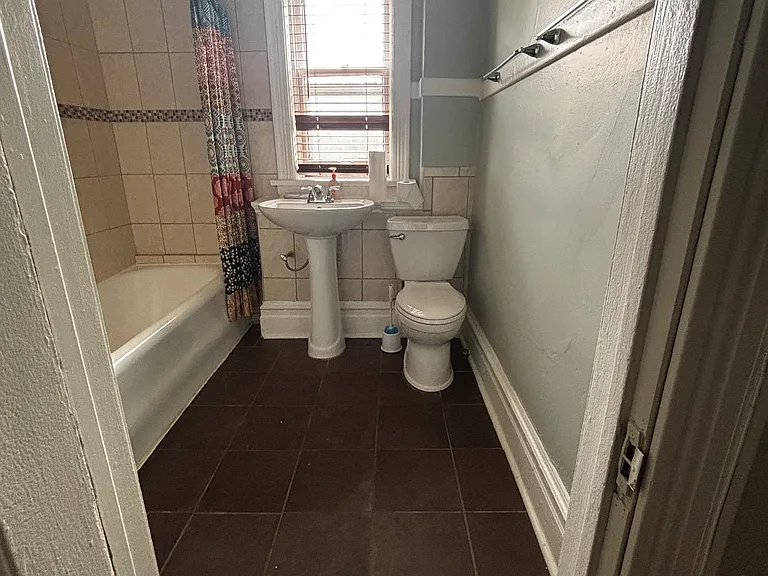 4423 S Indiana Ave #3 — Photo 4
