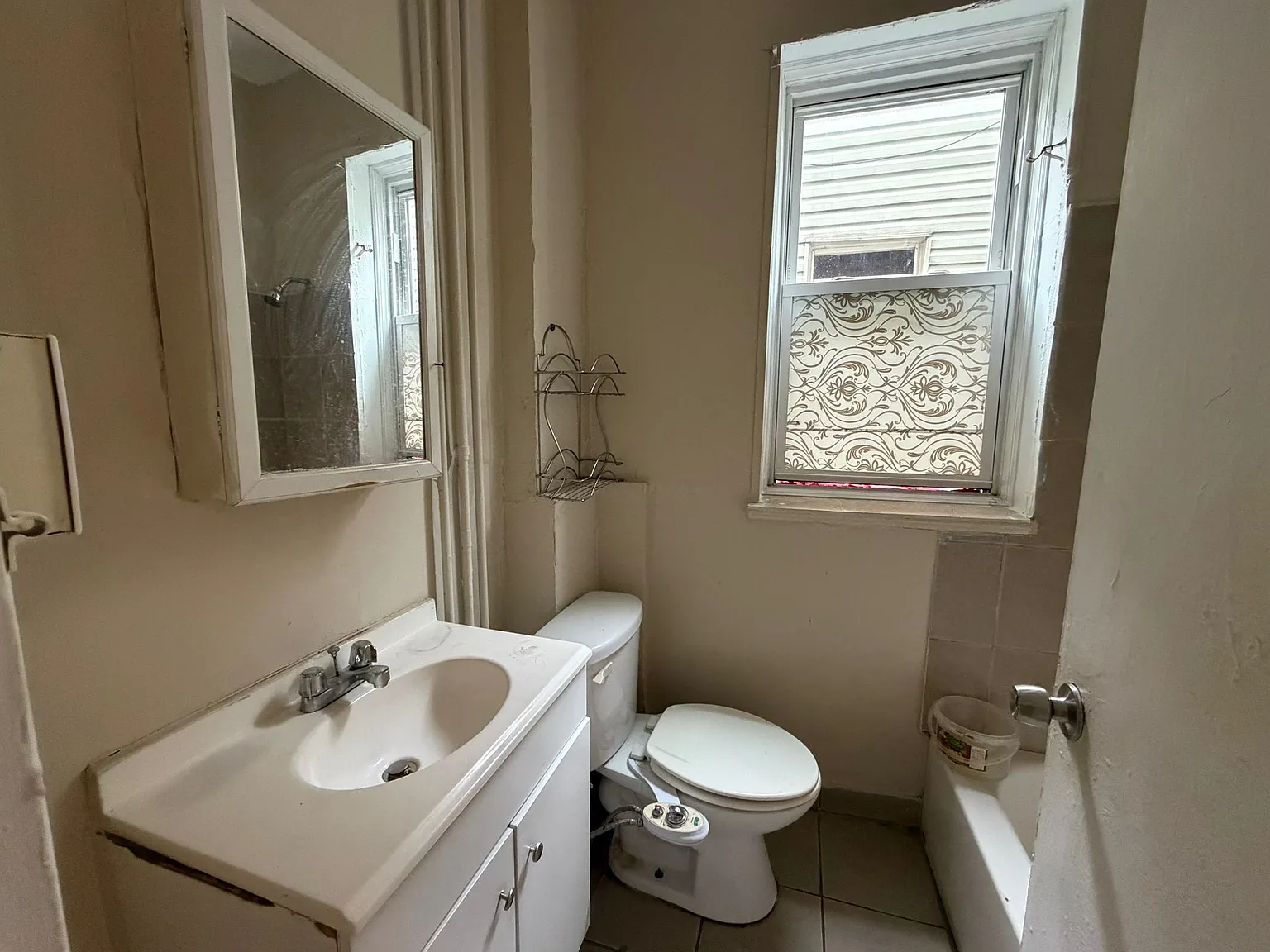 3 bed, $2,100 — Photo 4