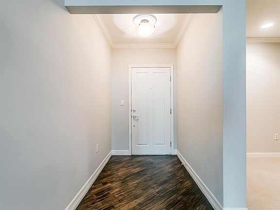 4th image of 500 Throckmorton St APT 1202