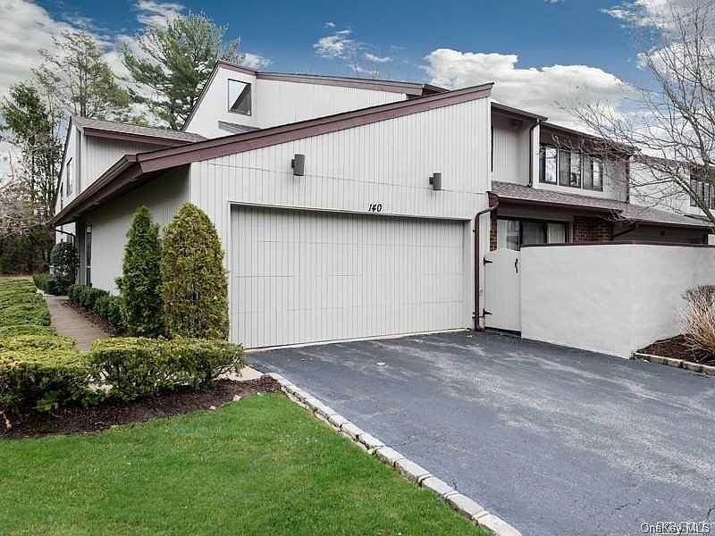 1st image of 140 Foxwood Drive