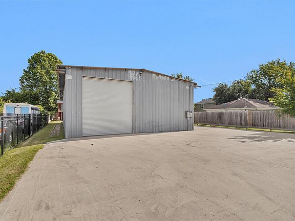 5th image of 207 Aldine Mail Route Rd