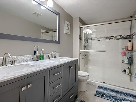 5th image of 5010 W 49th St
