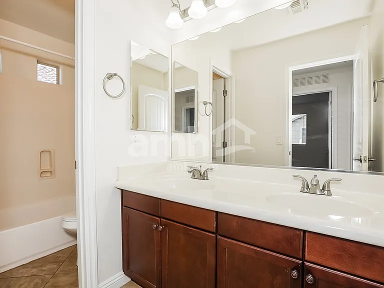 3470 E Orchid Ln — Photo 14
