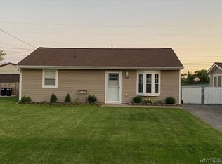 4705 Isherwood Dr, Niagara Falls, NY 14305