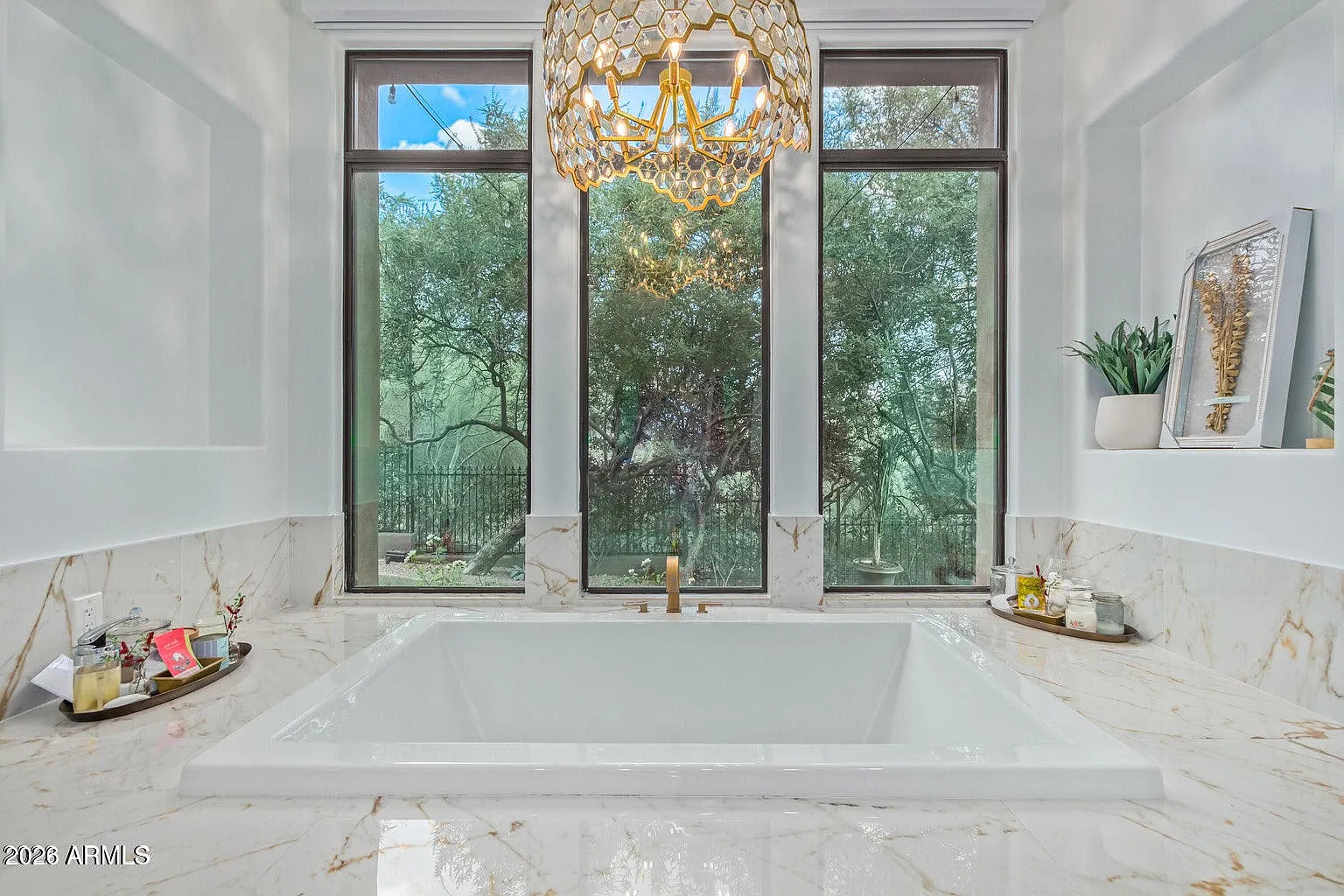 4 bed, 4.5 bath, 4870 sqft, $20,000 — Photo 3