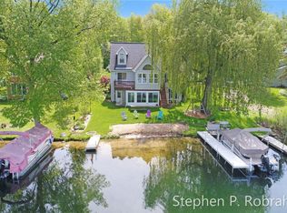 3925 Causeway Dr NE, Lowell, MI 49331