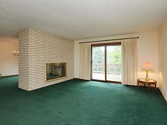 3rd image of 697 Mulberry Ln