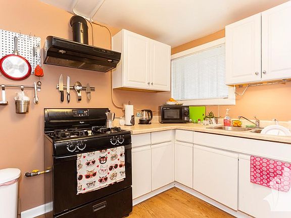 4th image of 4912 N Troy St #G55