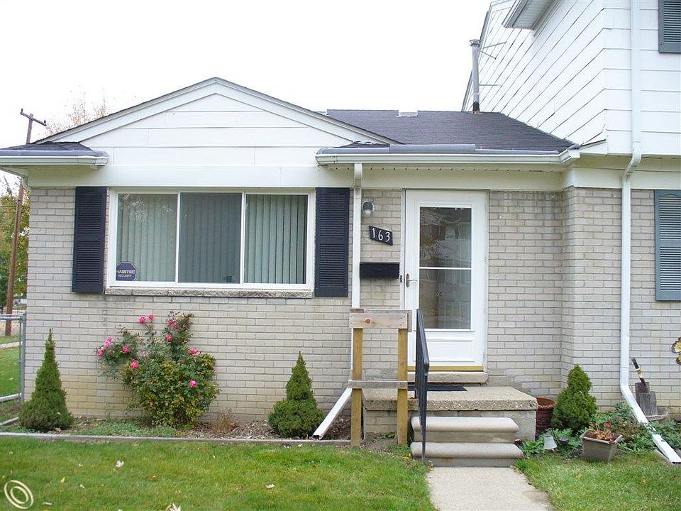 1st image of 163 Parnacott Dr