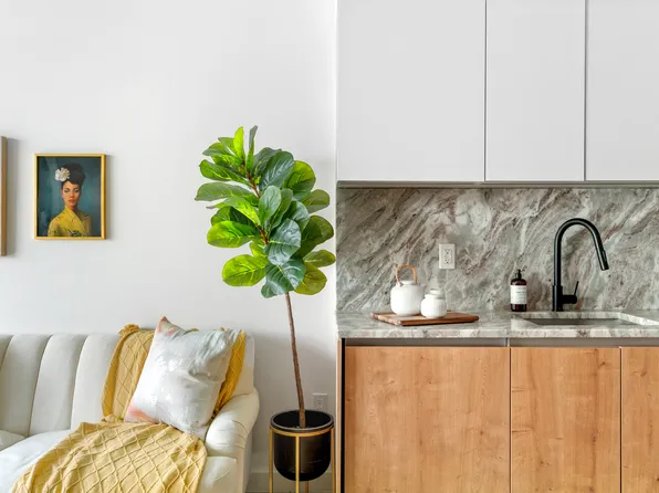 44 Box Street 5C image 3 of 14