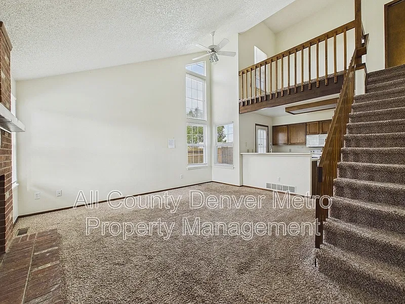 2 bed, 2.0 bath, 1050 sqft, $1,915 — Photo 4