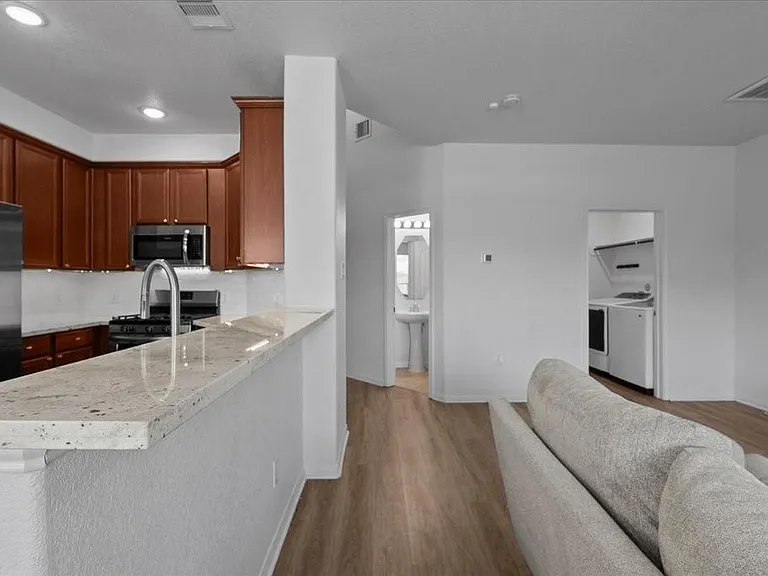17114 Amarose Dr — Photo 4