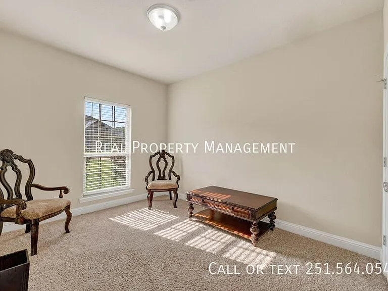 152 Heritage Cir — Photo 32