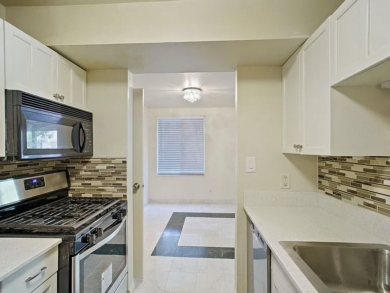 1160 S Foothill Dr #225 — Photo 9