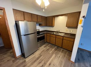 1526 4th Ave SE #E, Rochester, MN 55904