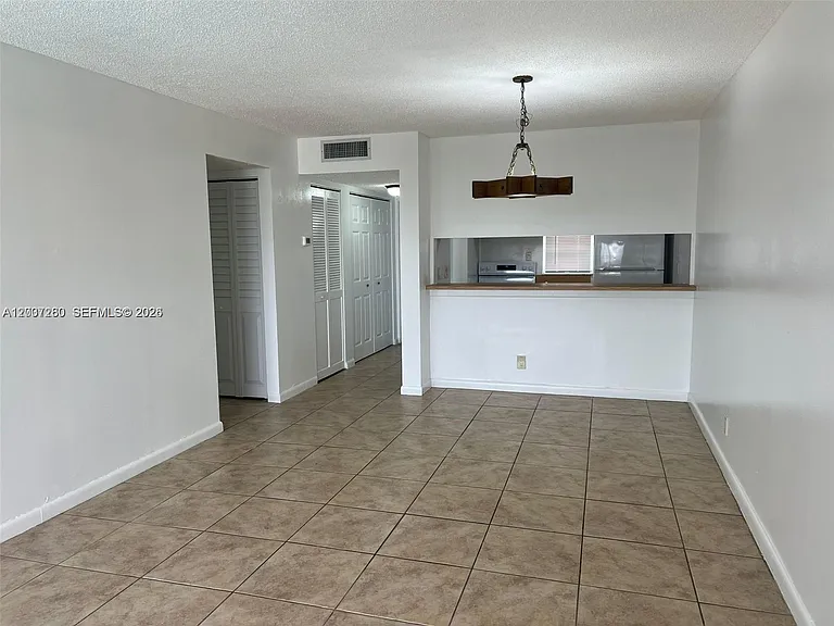 8610 N Sherman Cir #504 — Photo 3