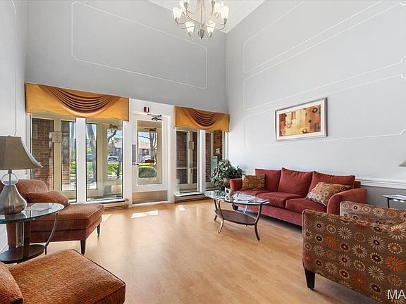 3rd image of 585 Coeur De Royale Dr APT 106
