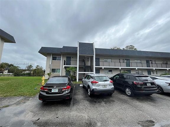 3rd image of 8010 Colony Cir N APT 201