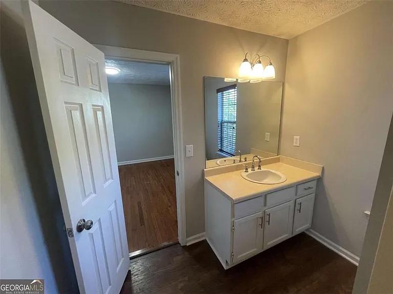 3015 Cascade Manor Dr — Photo 9
