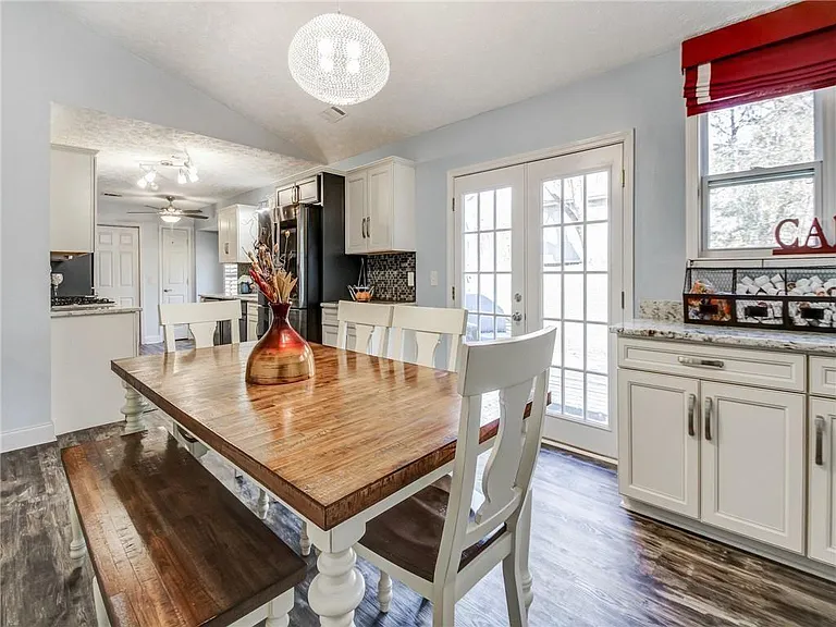 3840 Forsythia Way — Photo 20