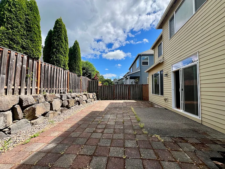 1048 SE Tamora Ave — Photo 20