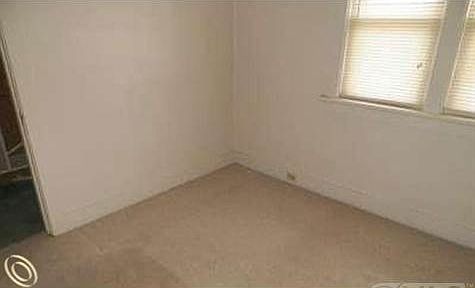 7110282840 Bed2.jpg