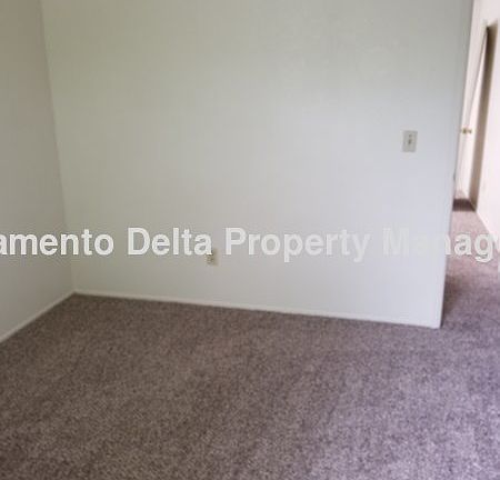 4th image of 5195 Ehrhardt Ave