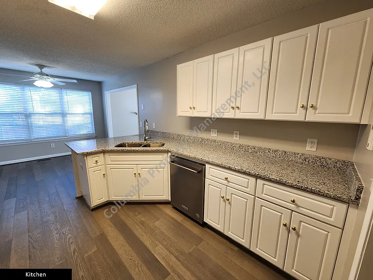 308 N Lake Pointe Dr — Photo 17