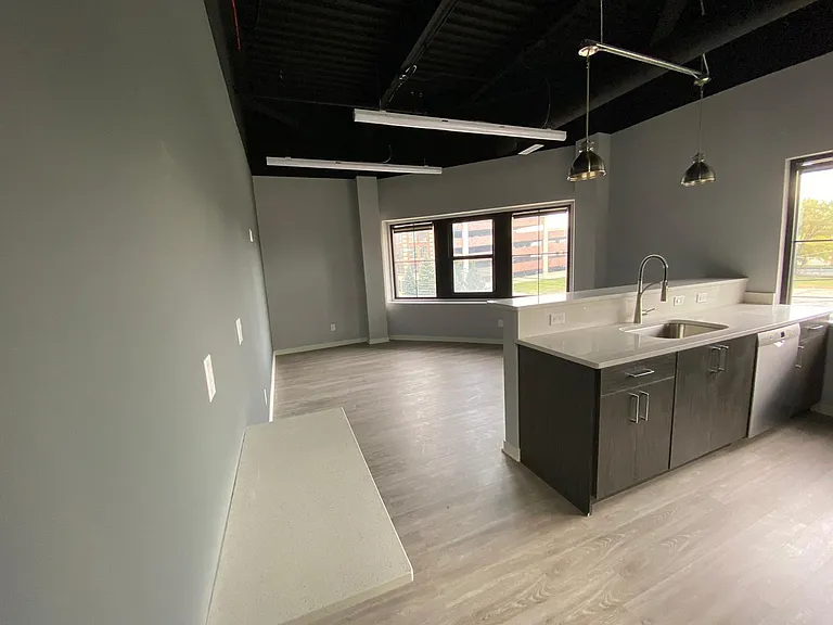22241 Michigan Ave — Photo 14