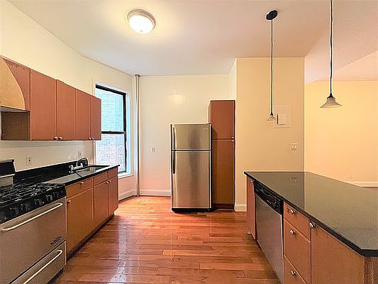 5th image of 520 W 122nd St #4W