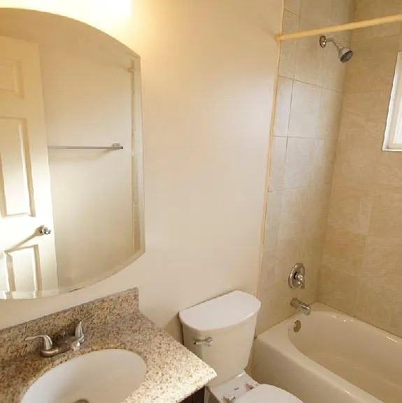 7323 Marlborough Ave #UP — Photo 9
