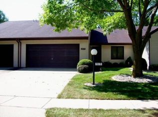 417 Clearwater Dr, Champaign, IL